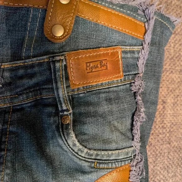 Myra Bag Western Canvas Travel Bag - Picture 2 of 4